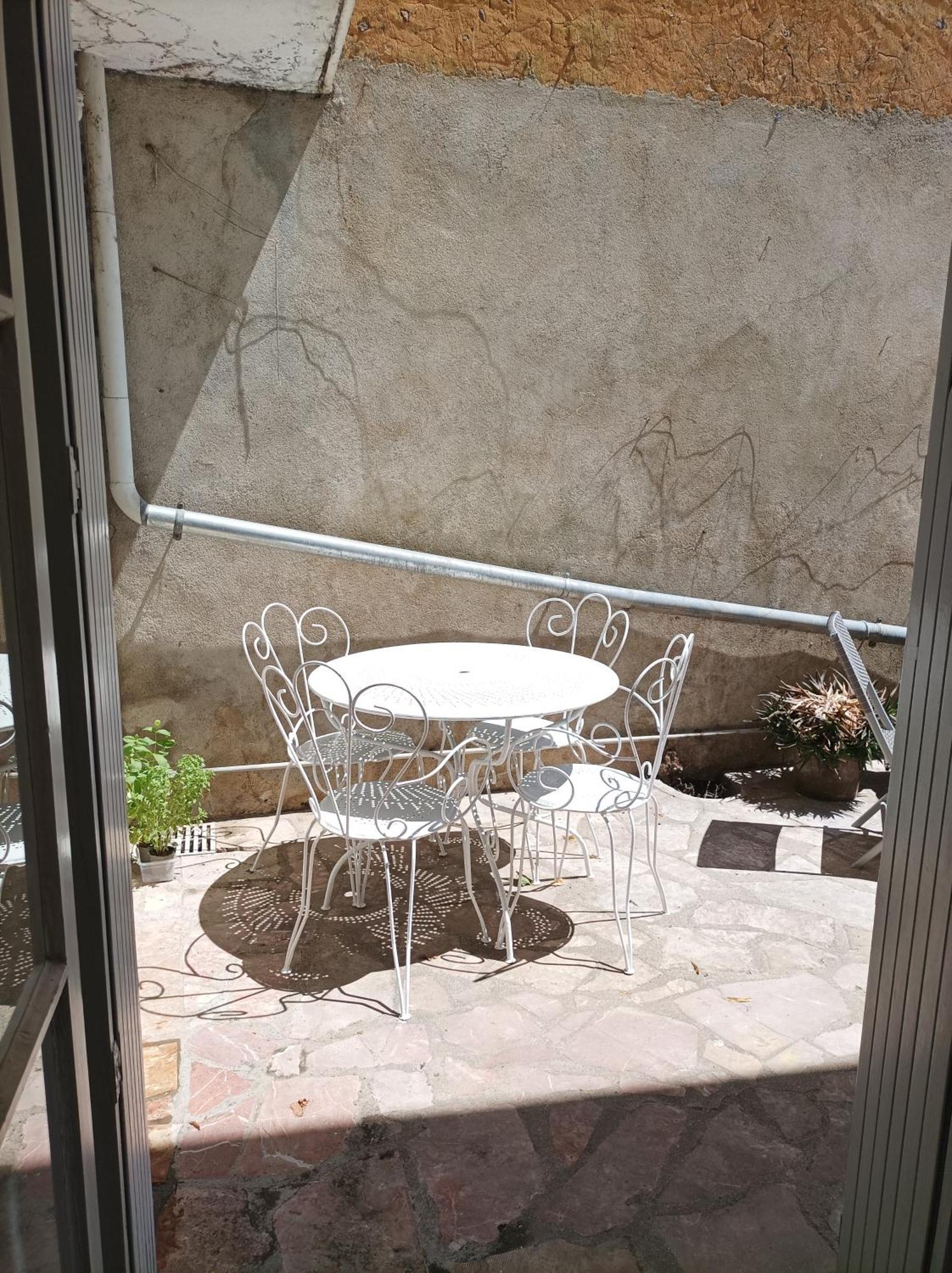 La Maison Au Bord De L'eau Gracay